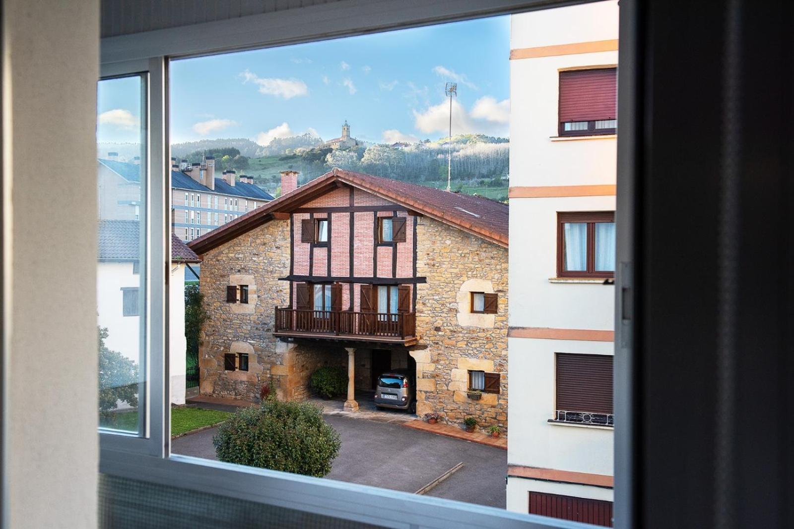Monzubi Etxi Apartman Guernica y Luno Kültér fotó